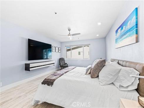 16255 Pacific Cir. 202 , Huntington Beach, CA