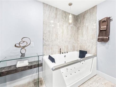 16255 Pacific Cir. 202 , Huntington Beach, CA