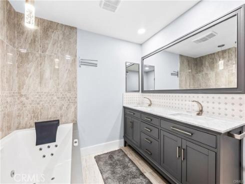 16255 Pacific Cir. 202 , Huntington Beach, CA