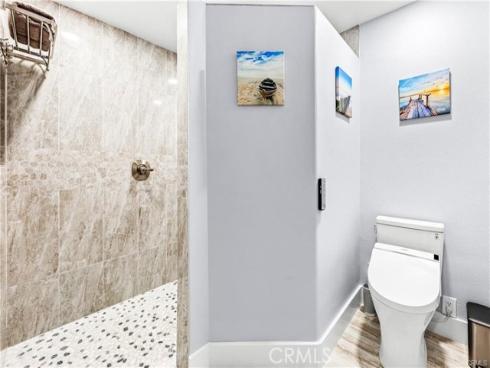 16255 Pacific Cir. 202 , Huntington Beach, CA