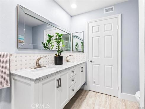 16255 Pacific Cir. 202 , Huntington Beach, CA