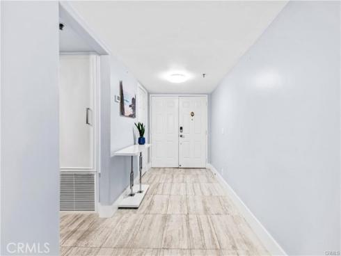 16255 Pacific Cir. 202 , Huntington Beach, CA