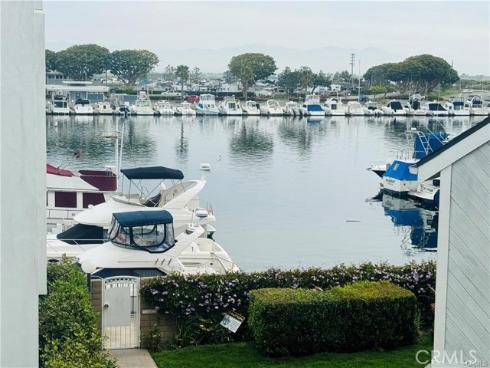 16255 Pacific Cir. 202 , Huntington Beach, CA