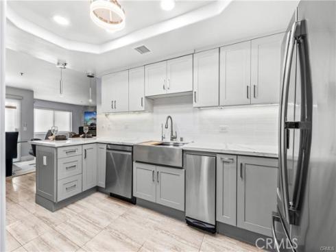 16255 Pacific Cir. 202 , Huntington Beach, CA