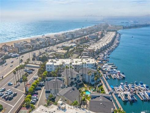 16255  Pacific Cir.  202 , Huntington Beach, CA