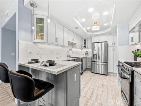 16255 Pacific Cir. 202 , Huntington Beach, CA