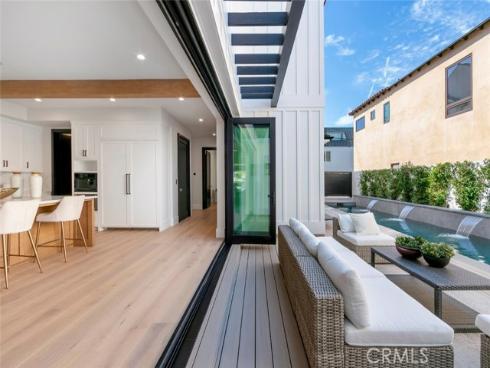 521 12th , Huntington Beach, CA