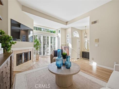 19281 Meadowood , Huntington Beach, CA
