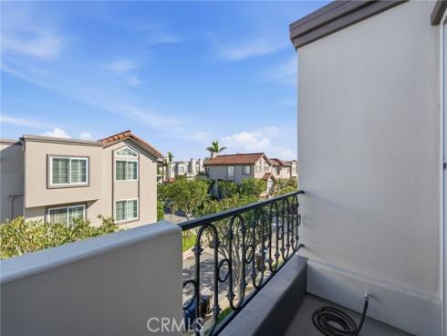 19281 Meadowood , Huntington Beach, CA