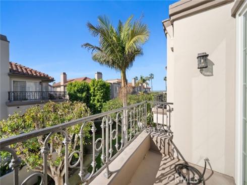 19281 Meadowood , Huntington Beach, CA