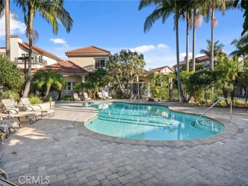 19281 Meadowood , Huntington Beach, CA