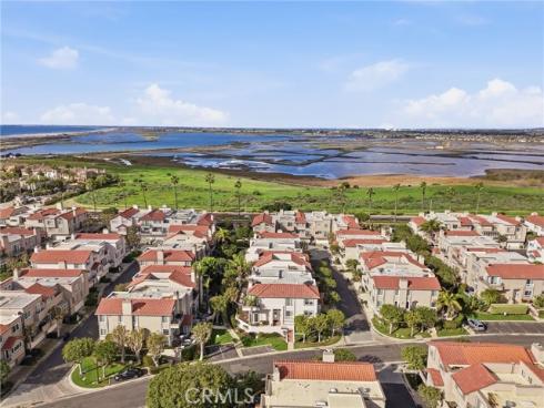 19281 Meadowood , Huntington Beach, CA