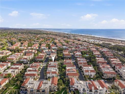 19281 Meadowood , Huntington Beach, CA