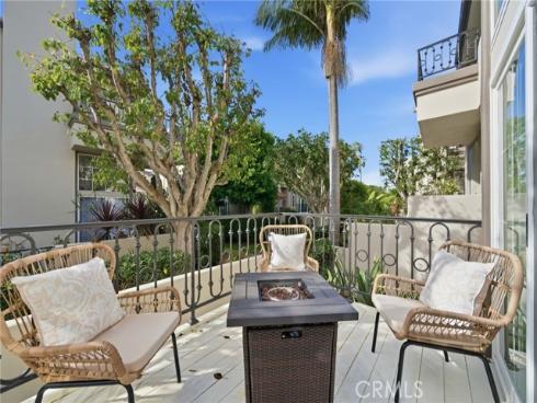 19281 Meadowood , Huntington Beach, CA
