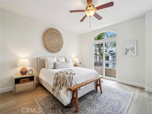 526 12th , Huntington Beach, CA