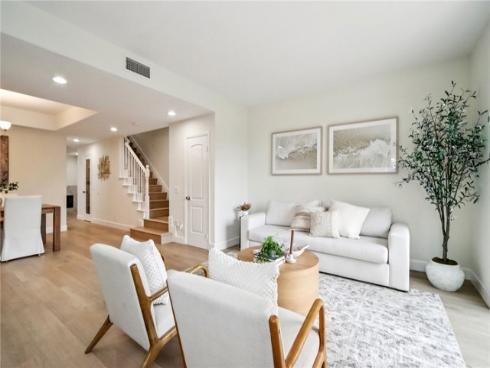 526 12th , Huntington Beach, CA