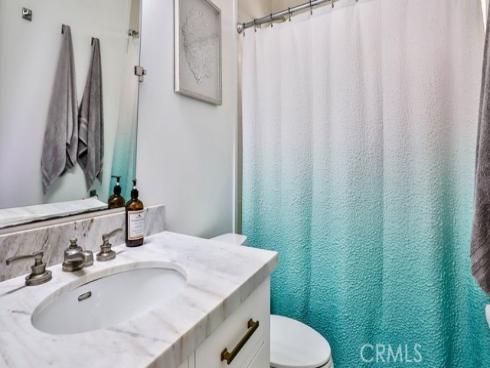 218  16th  B  Street, Huntington Beach, CA