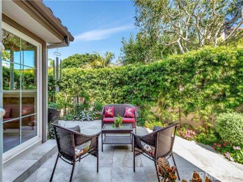 19362 Maidstone Lane, Huntington Beach, CA