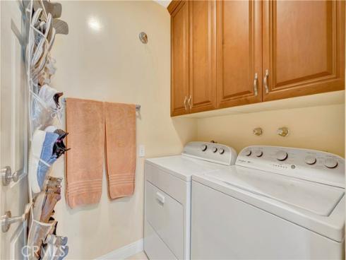 19362 Maidstone Lane, Huntington Beach, CA