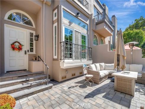 19305 Champion Lane, Huntington Beach, CA