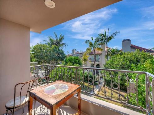 19305 Champion Lane, Huntington Beach, CA