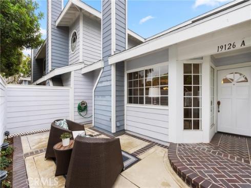 19126 Queensport A Lane, Huntington Beach, CA