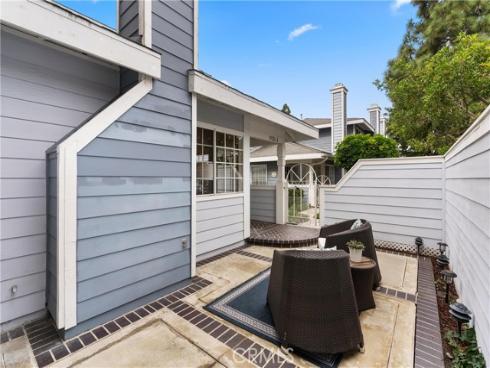 19126 Queensport A Lane, Huntington Beach, CA