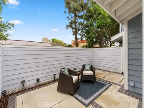 19126 Queensport A Lane, Huntington Beach, CA