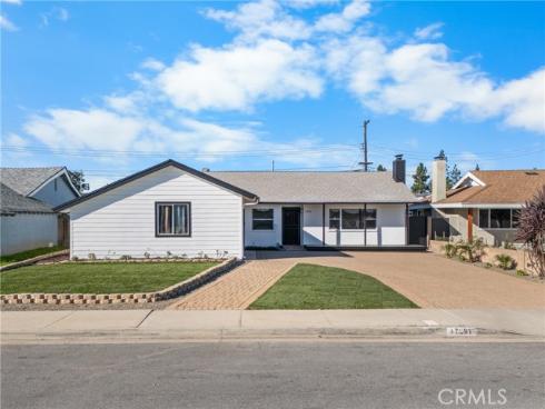 17391 Meer Circle, Huntington Beach, CA