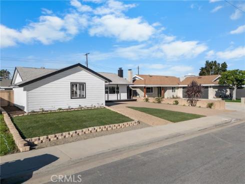 17391 Meer Circle, Huntington Beach, CA