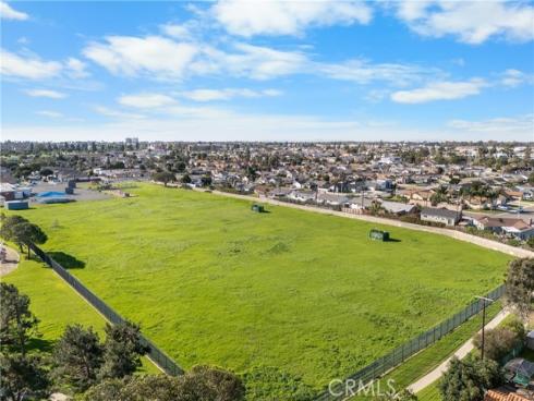 17391 Meer Circle, Huntington Beach, CA