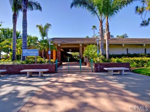 8932 Biscayne 1318-A Court, Huntington Beach, CA