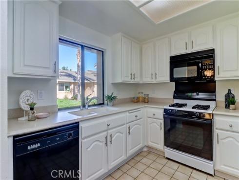 8566 Sierra 911-D , Huntington Beach, CA