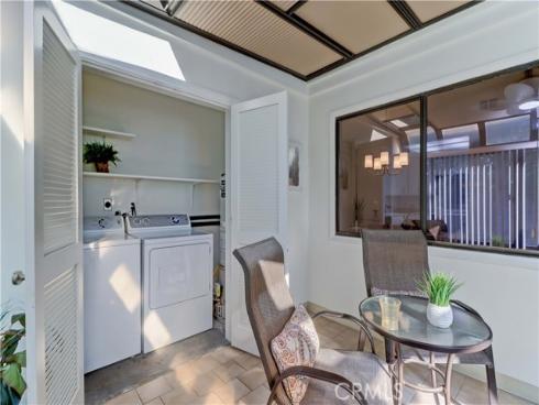 8566 Sierra 911-D , Huntington Beach, CA