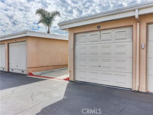 8566 Sierra 911-D , Huntington Beach, CA