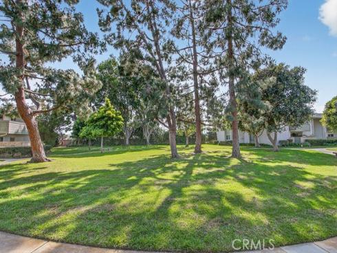 8777  Coral Springs  8C  Court, Huntington Beach, CA
