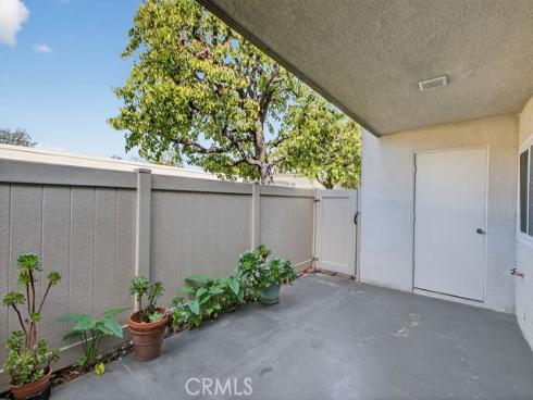 8777  Coral Springs  8C  Court, Huntington Beach, CA