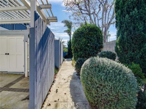 8409 Dory , Huntington Beach, CA