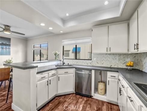 16501 Bordeaux Lane 211 , Huntington Beach, CA