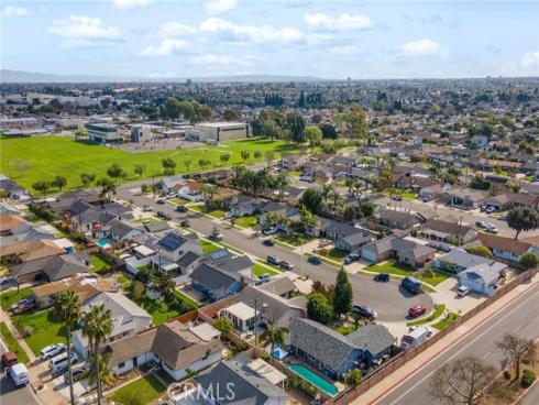 6021 Ivory Circle, Huntington Beach, CA