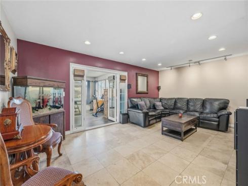 6021 Ivory Circle, Huntington Beach, CA