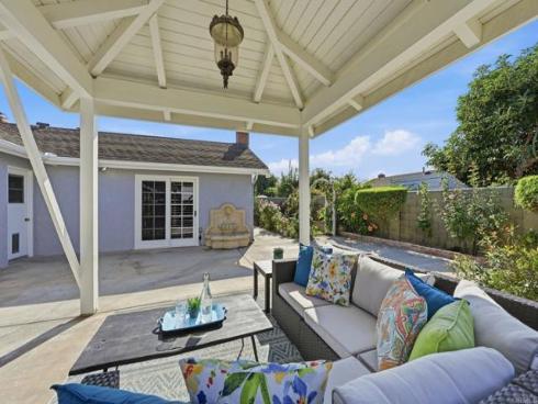 17821 Quintana Lane, Huntington Beach, CA