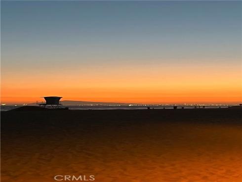 816  11th  , Huntington Beach, CA