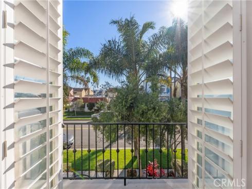 613 12th , Huntington Beach, CA