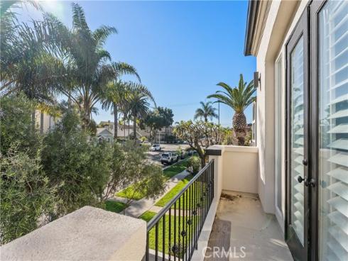 613 12th , Huntington Beach, CA