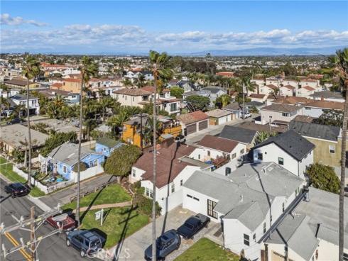 110  Alabama   Street, Huntington Beach, CA