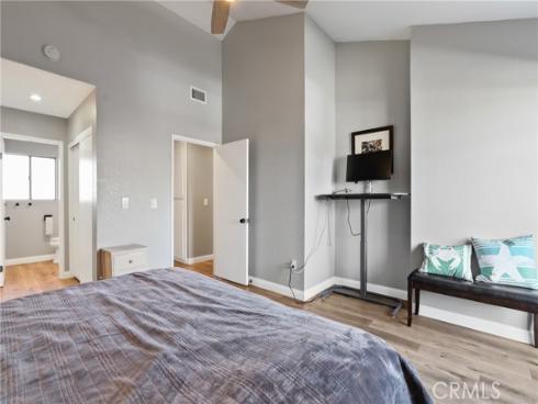 16611 Sell 24 , Huntington Beach, CA