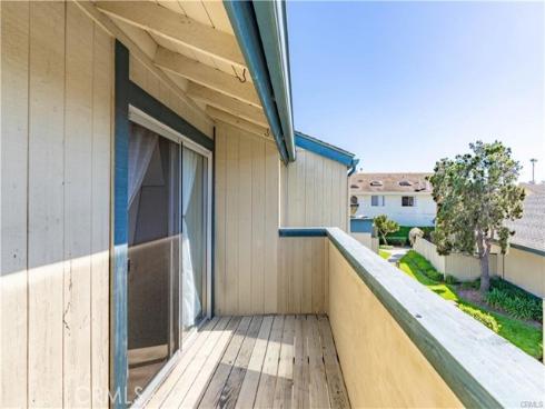 16611 Sell 24 , Huntington Beach, CA