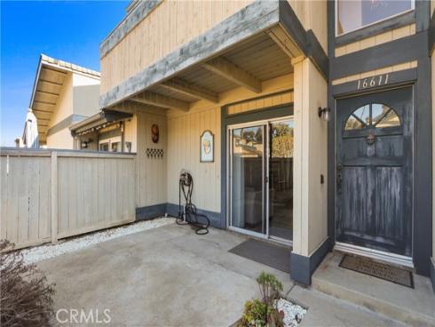 16611 Sell 24 , Huntington Beach, CA