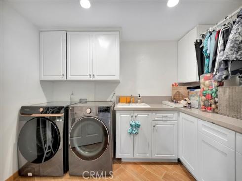 17252 Breda Lane, Huntington Beach, CA